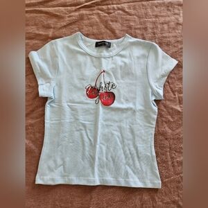 β¨οΈNWOT White FOX Tee Shirt Blue Cherries Medium Cherry Top